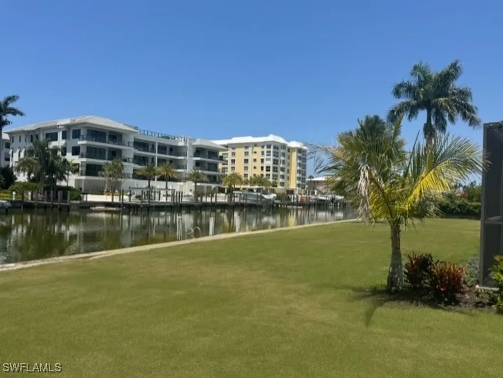 1823 Hurricane Harbor Lane Naples FL 34102