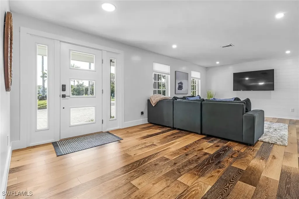 1823 Hurricane Harbor Lane Naples FL 34102