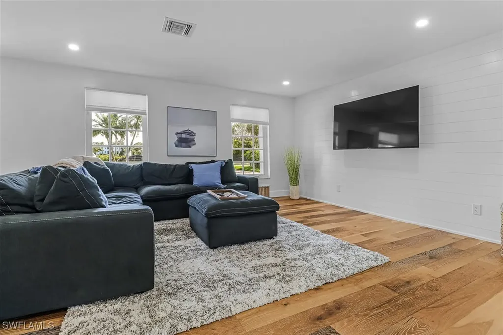 1823 Hurricane Harbor Lane Naples FL 34102