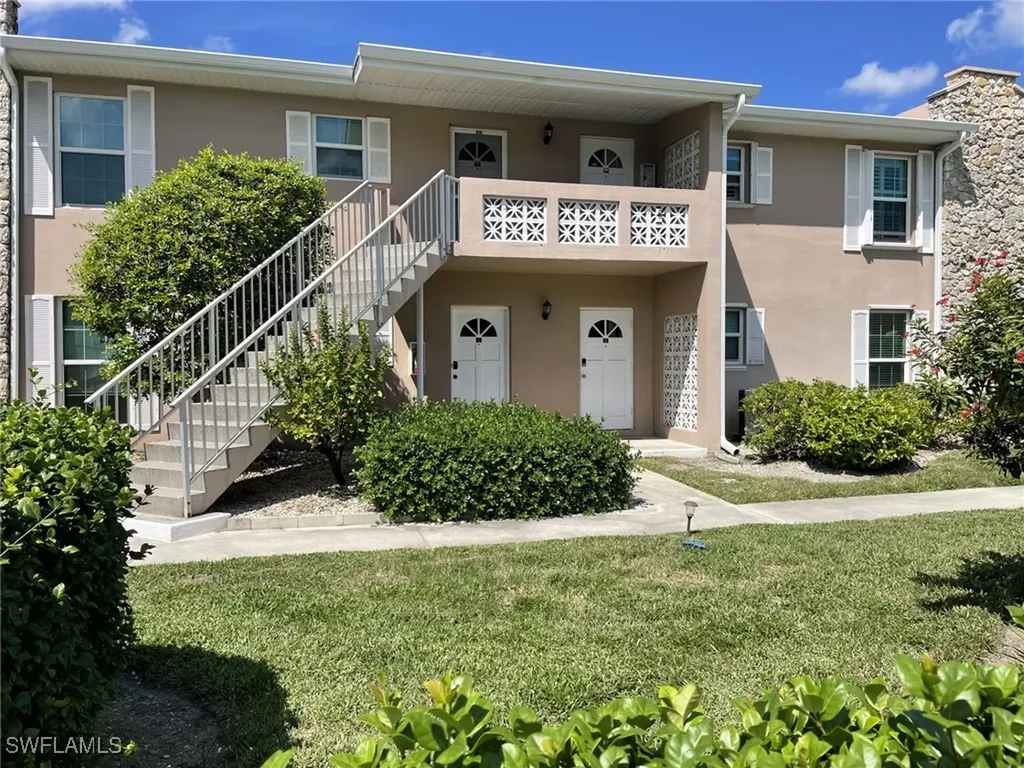 221 Cypress Way E Naples FL 34110
