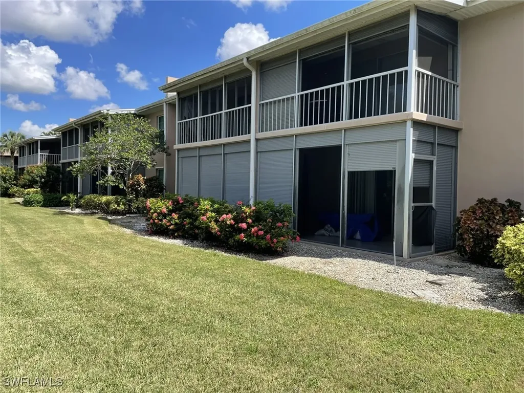 221 Cypress Way E Naples FL 34110