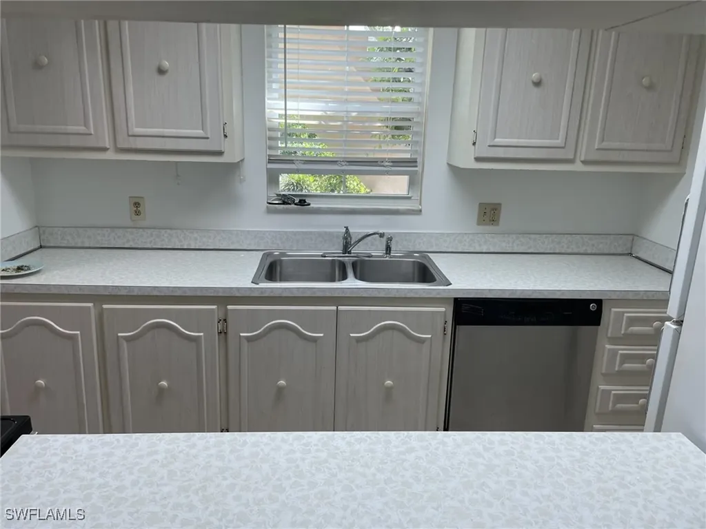 221 Cypress Way E Naples FL 34110