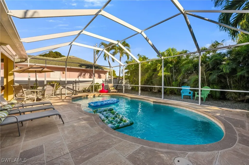 794 97th Avenue N Naples FL 34108
