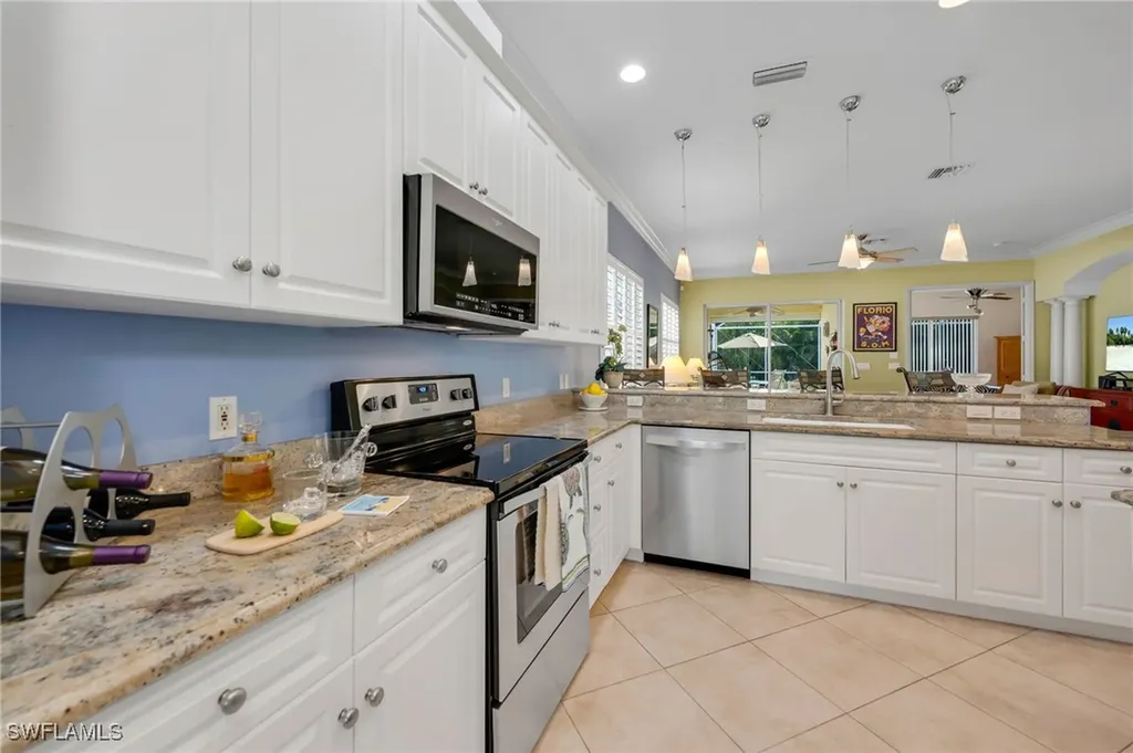 794 97th Avenue N Naples FL 34108