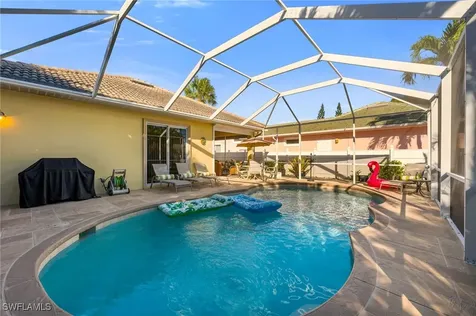 794 97TH Avenue N Naples FL 34108