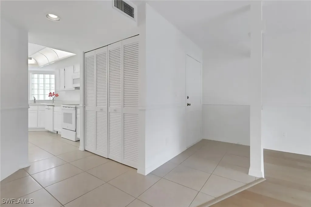 9836 Luna Circle Naples FL 34109