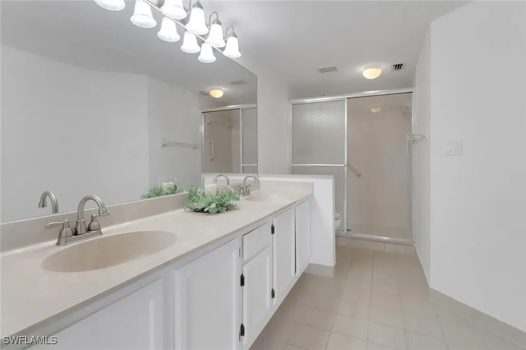 9836 Luna Circle Naples FL 34109