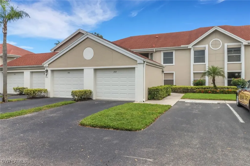 9836 Luna Circle Naples FL 34109