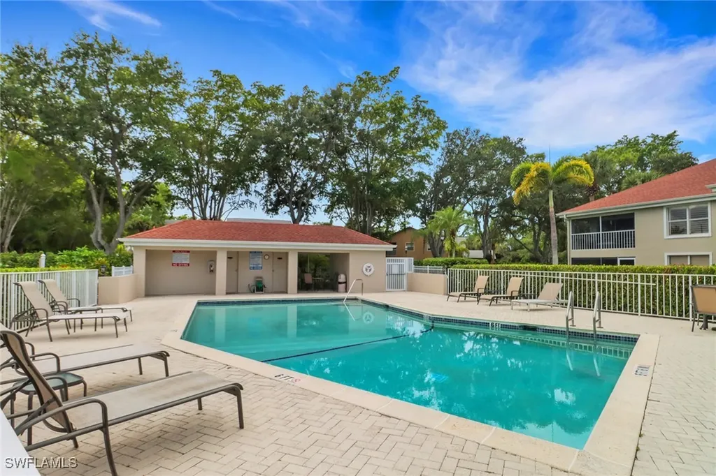 9836 Luna Circle Naples FL 34109