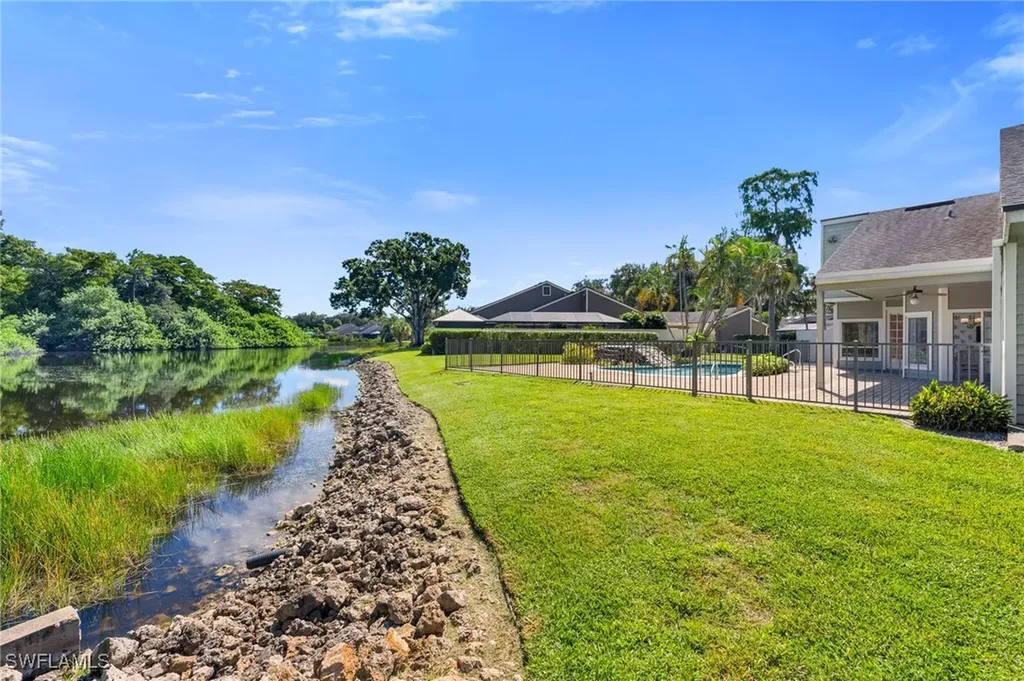 415 Edgemere Way N Naples FL 34105
