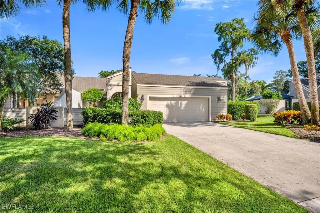 415 Edgemere Way N Naples FL 34105