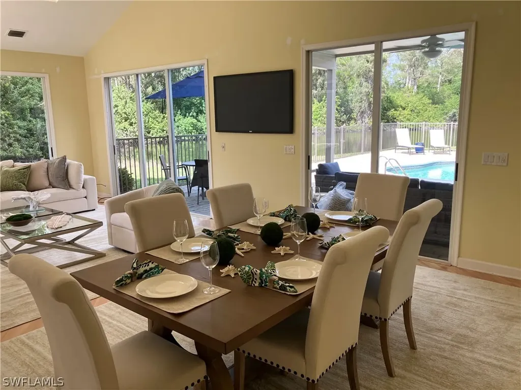 415 Edgemere Way N Naples FL 34105