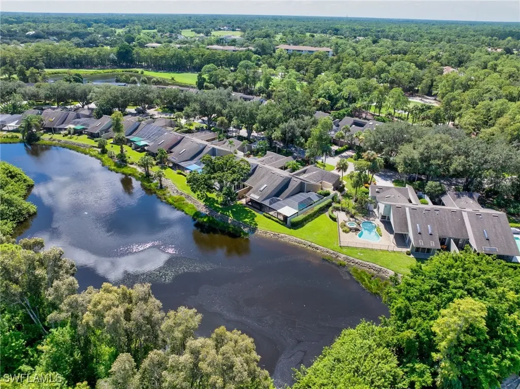 415 Edgemere Way N Naples FL 34105