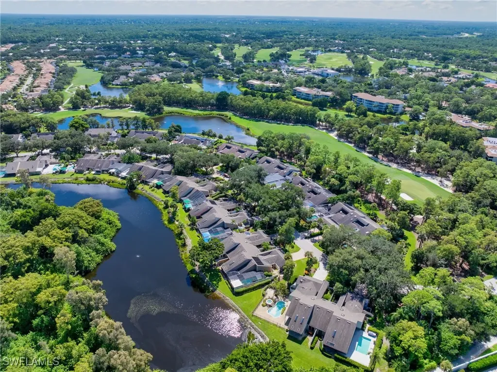 415 Edgemere Way N Naples FL 34105