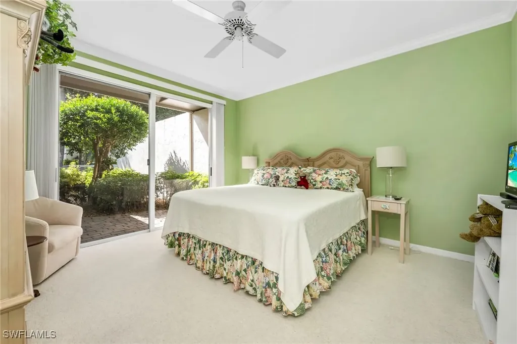 415 Edgemere Way N Naples FL 34105