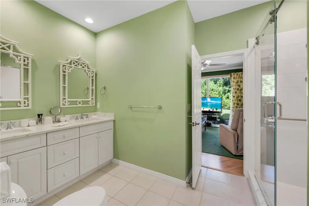 415 Edgemere Way N Naples FL 34105