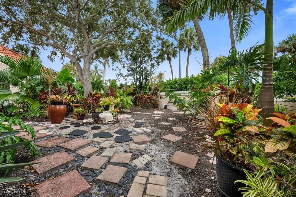 3470 Riviera Lakes Court Bonita Springs FL 34134