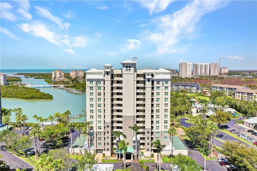 430 Cove Tower Drive Naples FL 34110