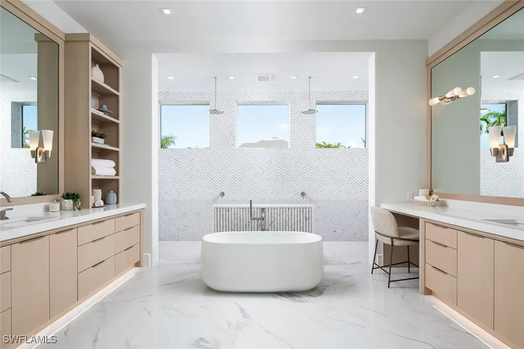 625 21st Avenue S Naples FL 34102