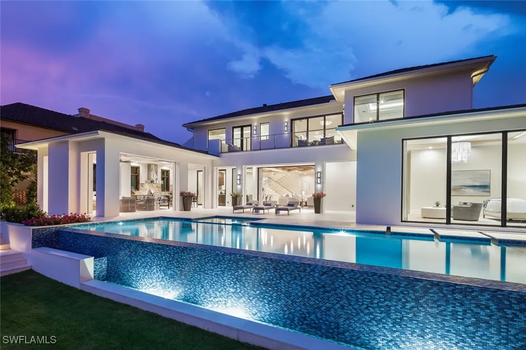 625 21st Avenue S Naples FL 34102