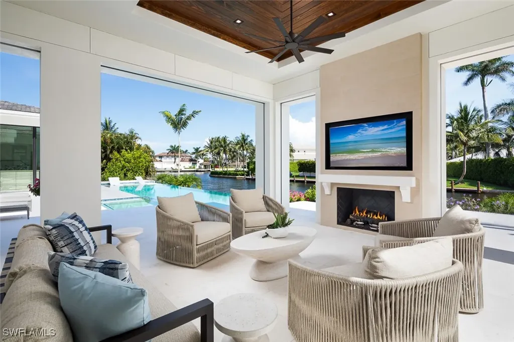 625 21st Avenue S Naples FL 34102