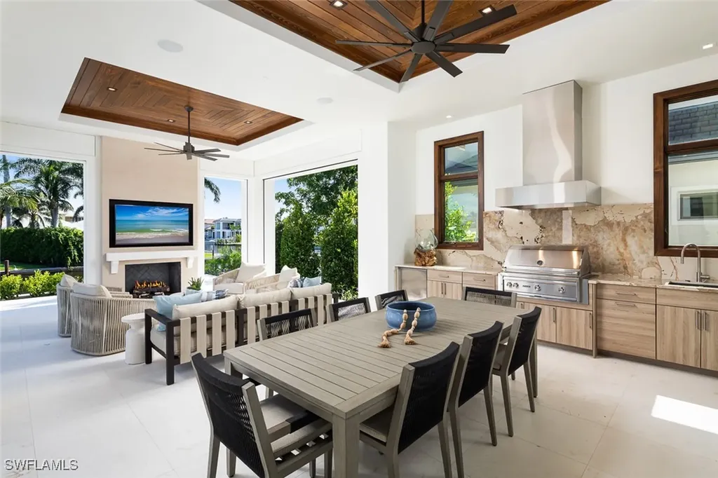 625 21st Avenue S Naples FL 34102