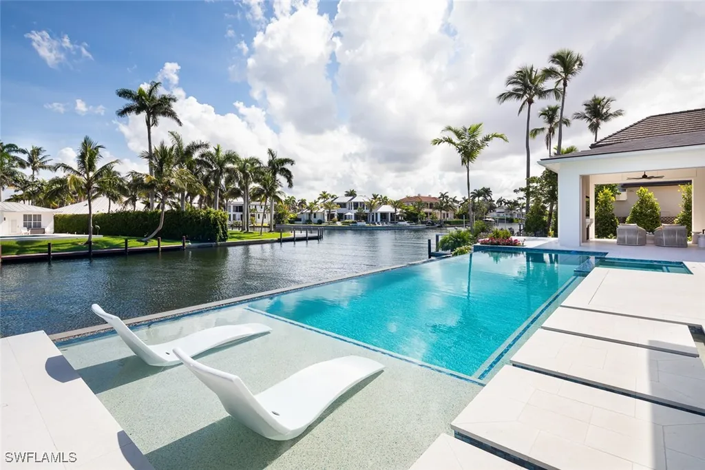 625 21st Avenue S Naples FL 34102