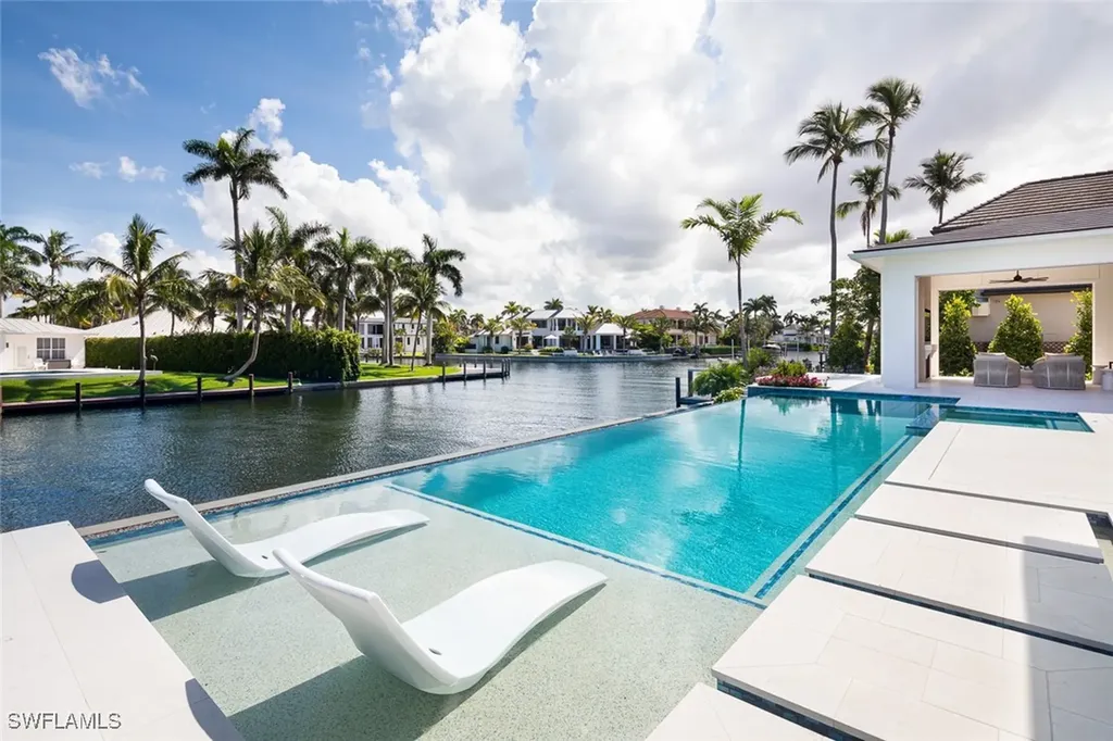 625 21st Avenue S Naples FL 34102