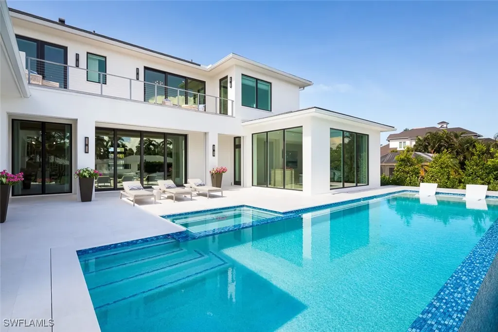 625 21st Avenue S Naples FL 34102