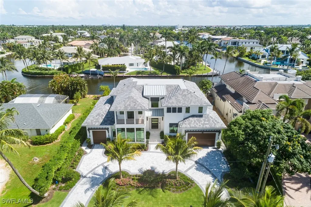 625 21st Avenue S Naples FL 34102