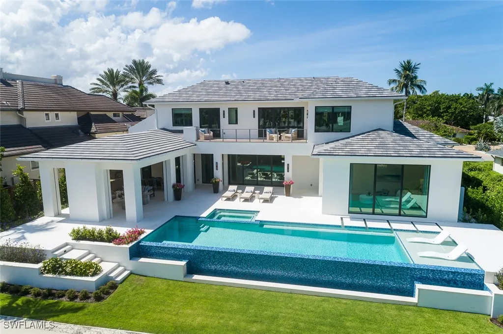 625 21st Avenue S Naples FL 34102