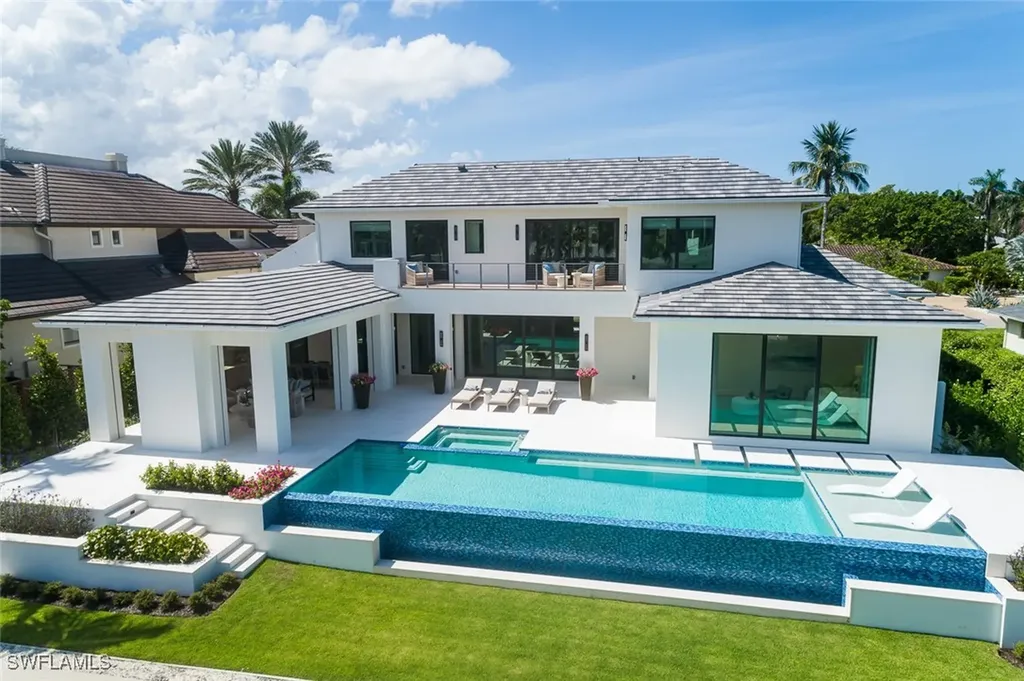 625 21st Avenue S Naples FL 34102