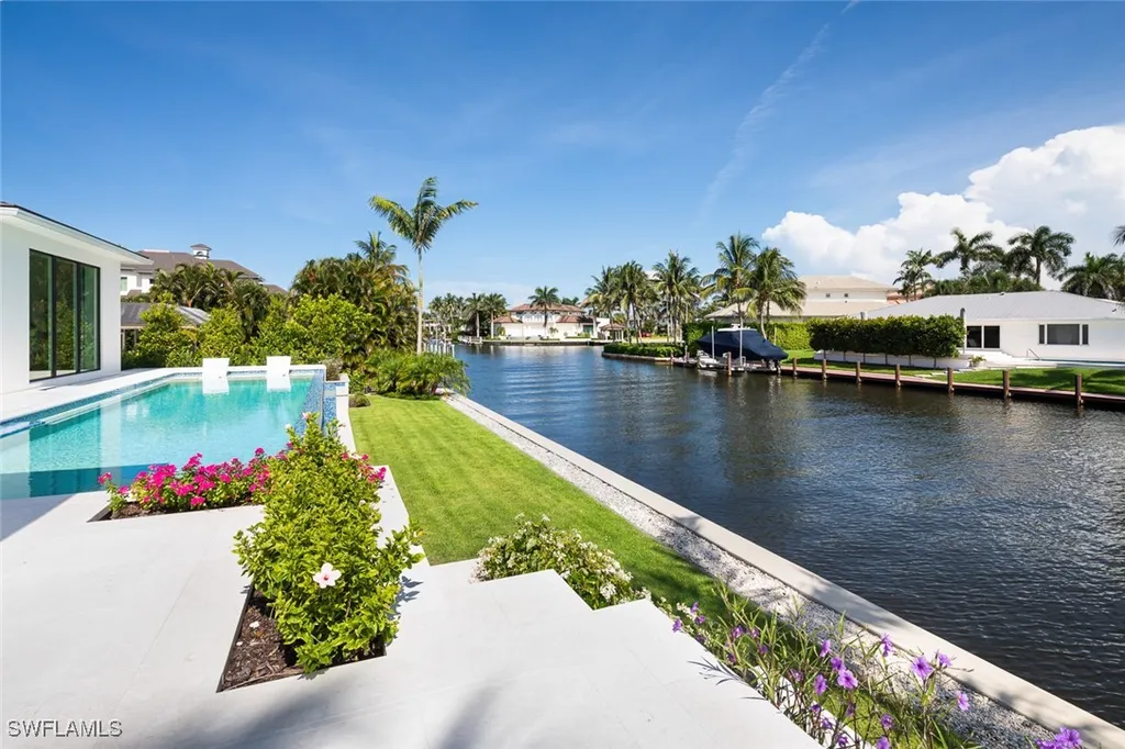 625 21st Avenue S Naples FL 34102