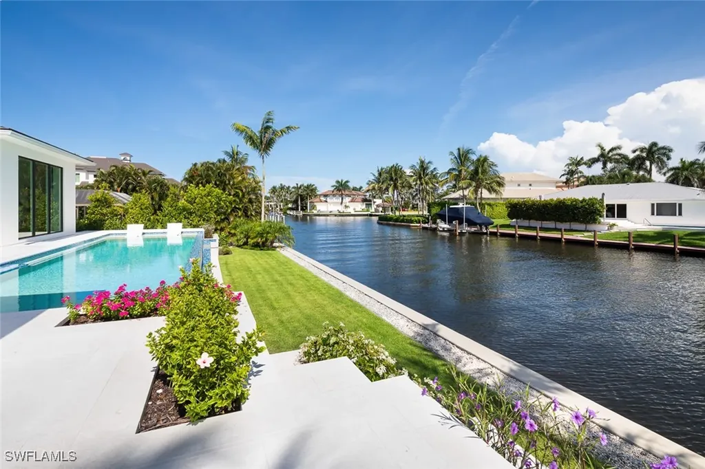 625 21st Avenue S Naples FL 34102