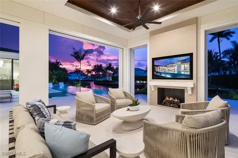 625 21ST Avenue S Naples FL 34102