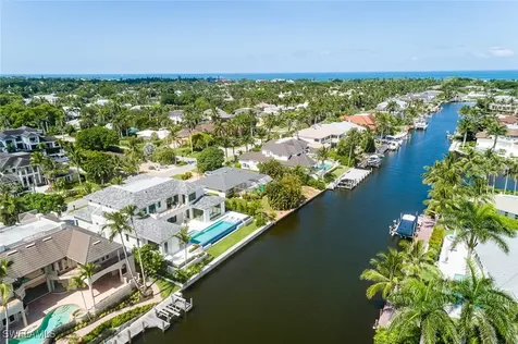 625 21ST Avenue S Naples FL 34102