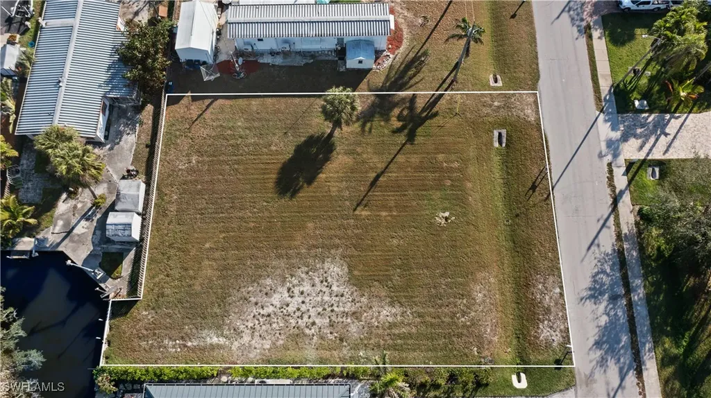 4460 Tarpon Avenue Bonita Springs FL 34134