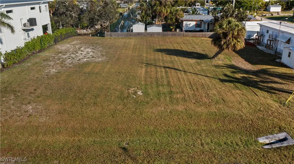 4460 Tarpon Avenue Bonita Springs FL 34134