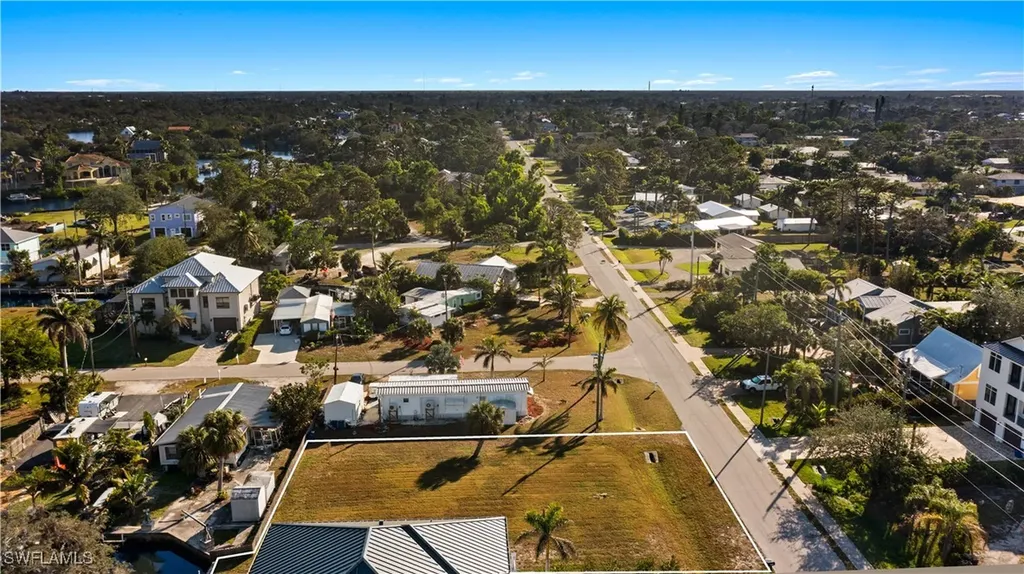 4460 Tarpon Avenue Bonita Springs FL 34134