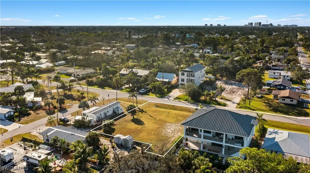 4460 Tarpon Avenue Bonita Springs FL 34134