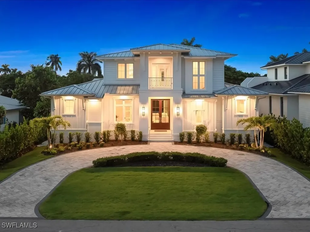 Naples FL, 1179 Broad Avenue N