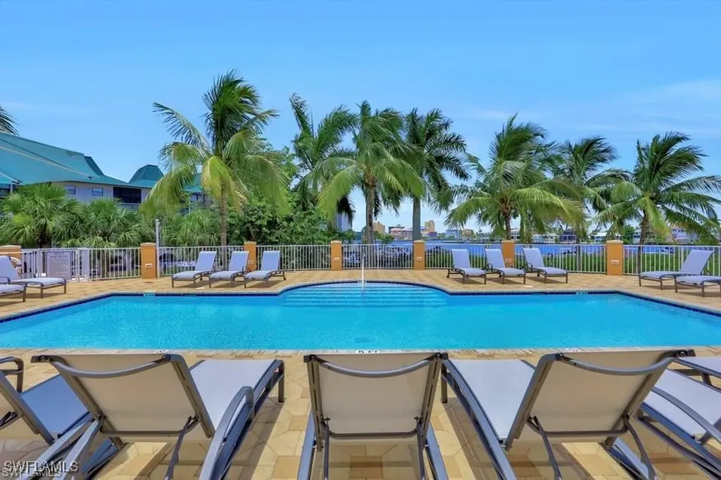 400 Flagship Drive Naples FL 34108