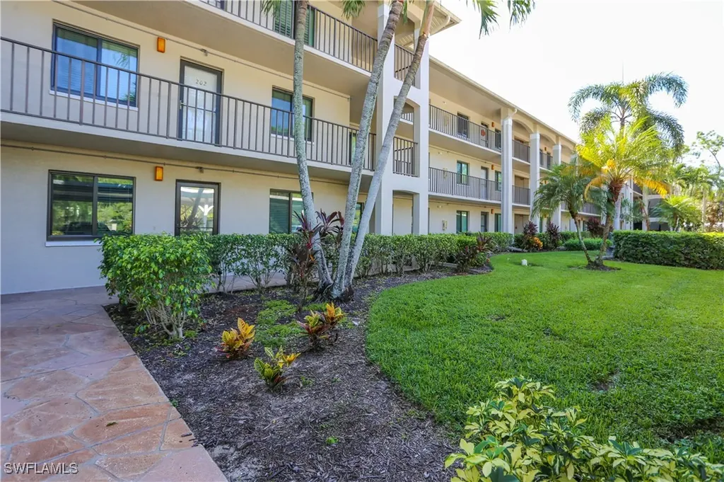 5733 Deauville Circle Naples FL 34112