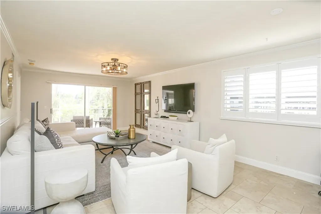 360 Horse Creek Drive Naples FL 34110