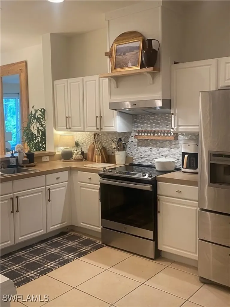 768 Hampton Circle Naples FL 34105