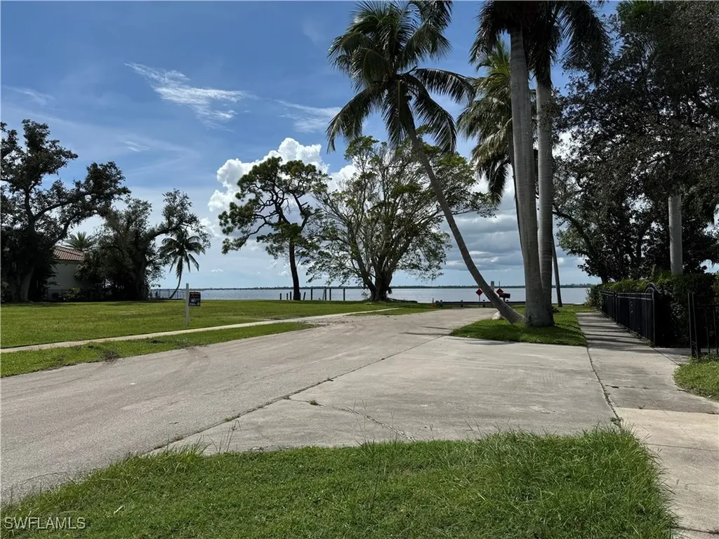 1223 Coconut Drive Fort Myers FL 33901