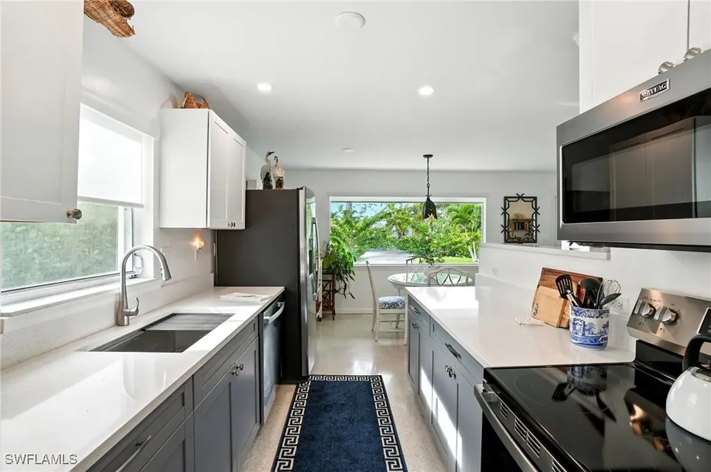 578 14th Street N Naples FL 34102