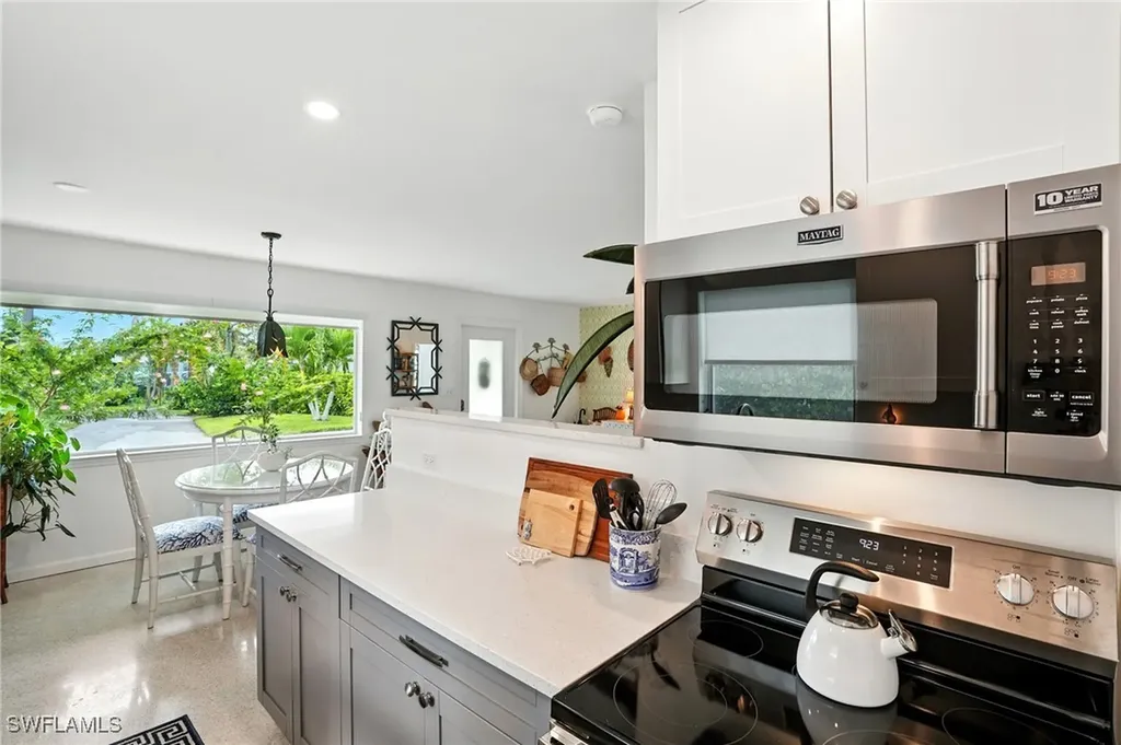 578 14th Street N Naples FL 34102