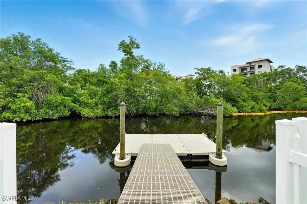 578 14th Street N Naples FL 34102