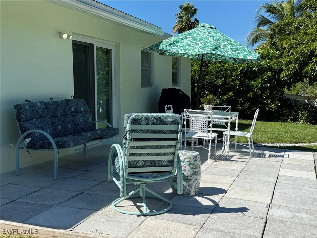 578 14th Street N Naples FL 34102